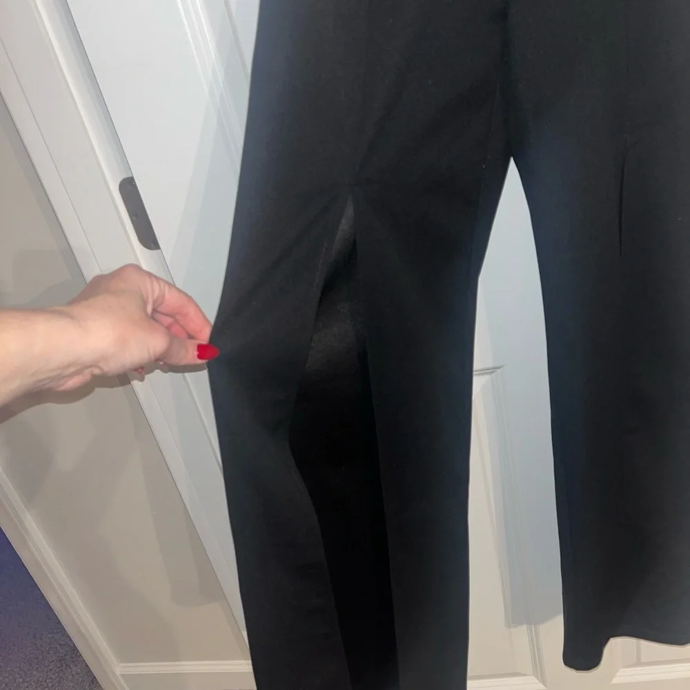 Guess Black Off-Shoulder Jumpsuit NWT Medium - Picture 6 of 7